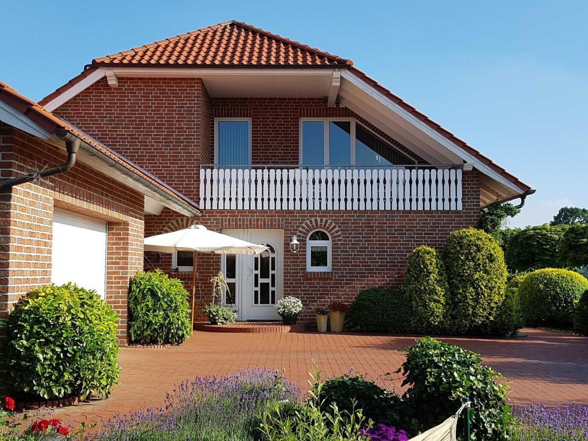 Ferienwohnung Hahn, 95129 Rhauderfehn エクステリア 写真